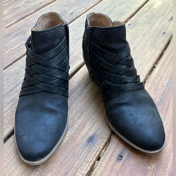 Naturalizer Black ankle boots - Picture 1 of 5